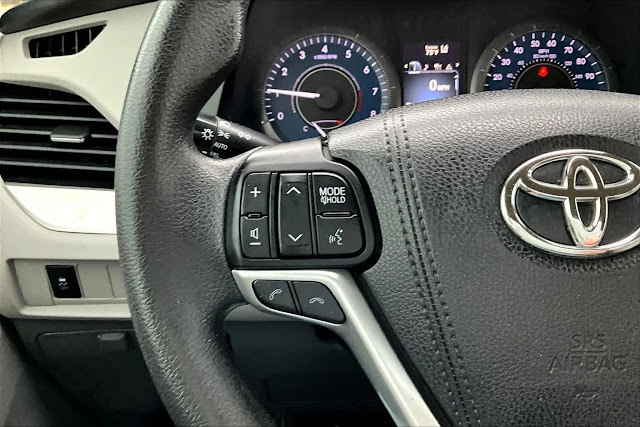 2018 Toyota Sienna LE