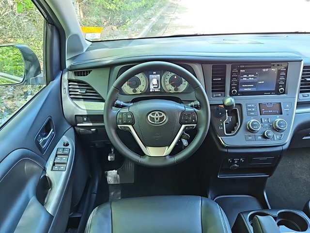 2019 Toyota Sienna SE