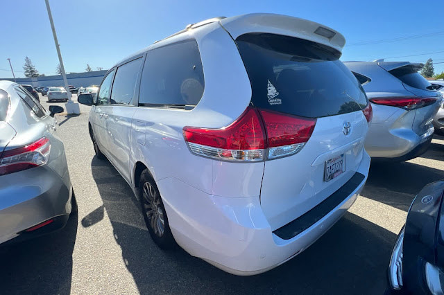 2013 Toyota Sienna XLE