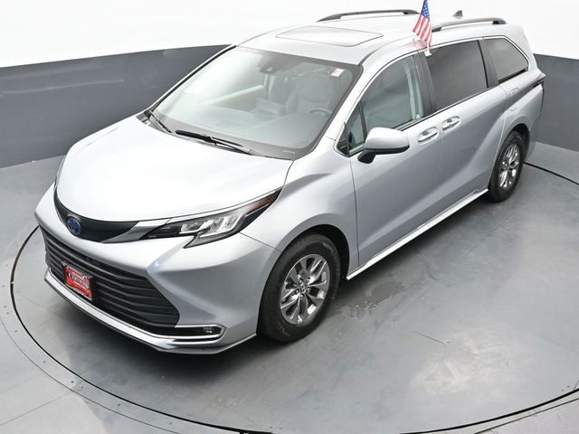 2023 Toyota Sienna XLE