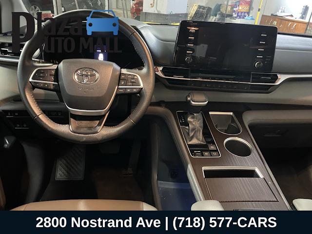 2021 Toyota Sienna XLE