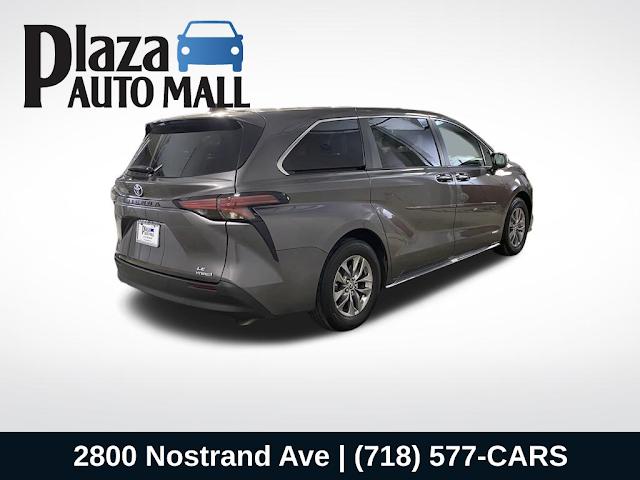 2021 Toyota Sienna XLE