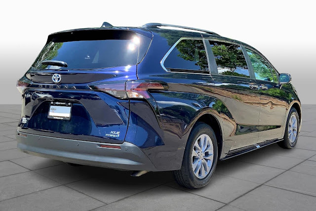 2023 Toyota Sienna XLE