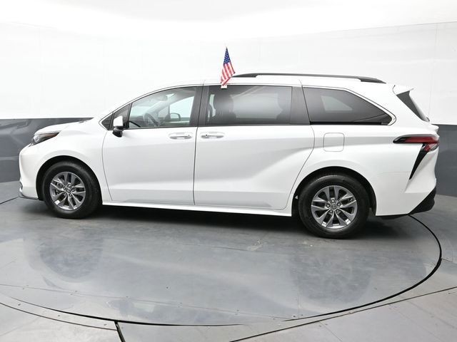 2022 Toyota Sienna XLE