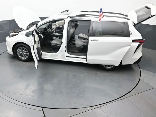 2022 Toyota Sienna XLE