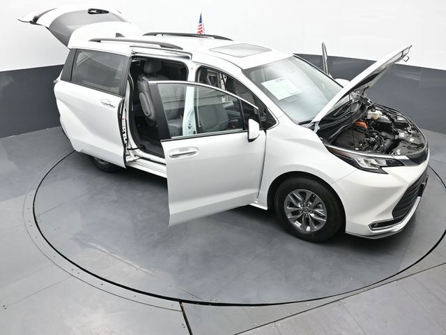 2022 Toyota Sienna XLE