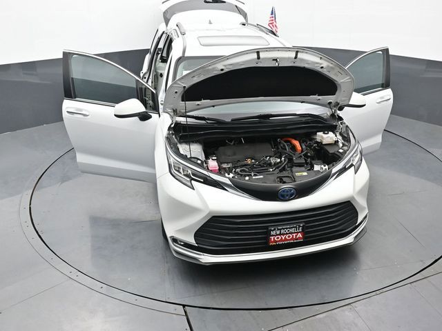 2022 Toyota Sienna XLE