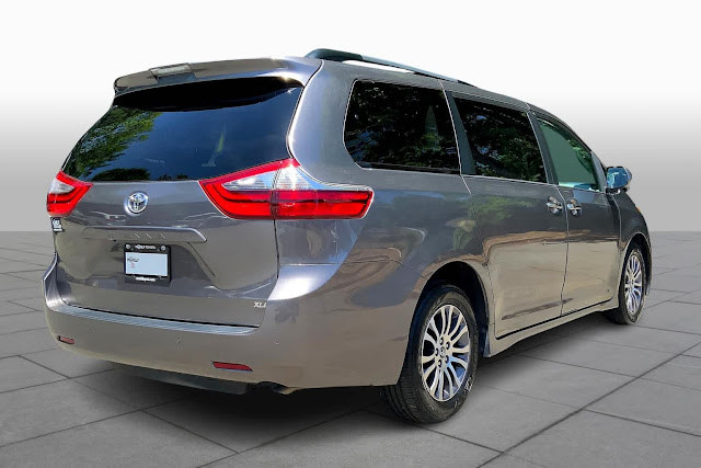 2020 Toyota Sienna XLE Premium