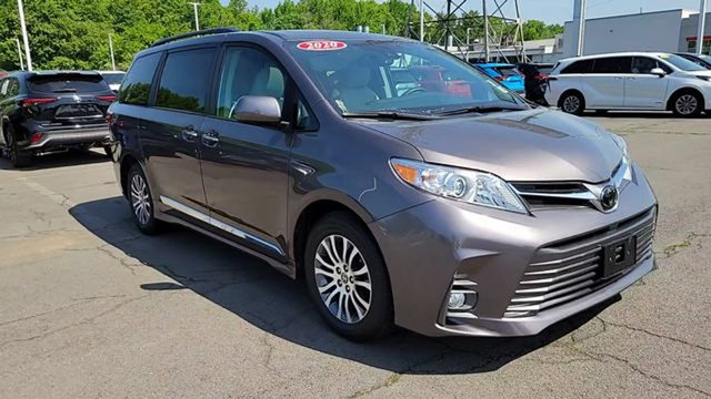 2020 Toyota Sienna XLE