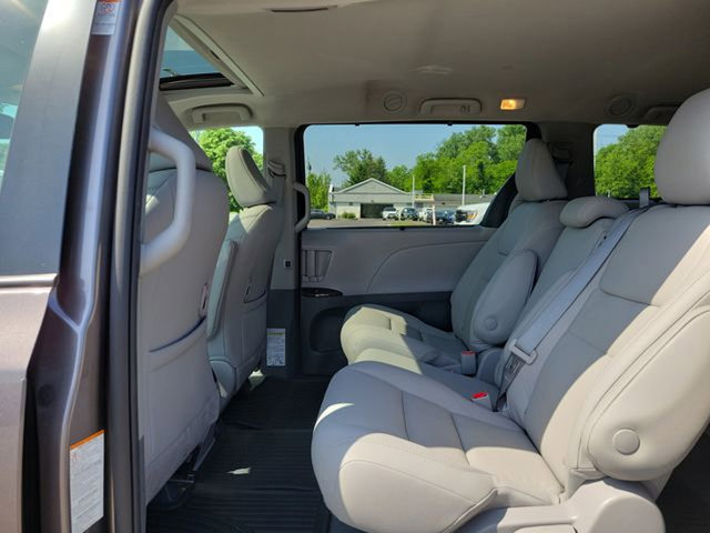 2020 Toyota Sienna XLE