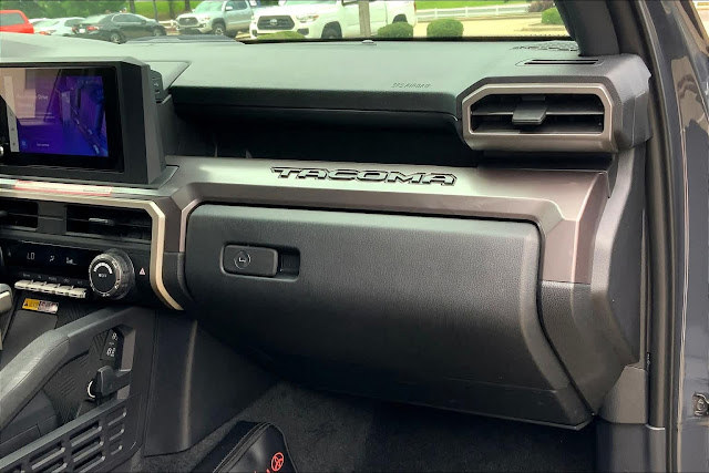 2024 Toyota Tacoma SR5 Double Cab 5 Bed AT