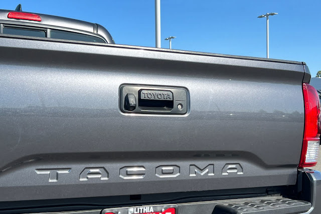 2017 Toyota Tacoma SR Access Cab 6 Bed I4 4x2 AT
