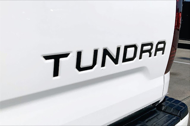 2016 Toyota Tundra TRD Pro CrewMax 5.7L FFV V8 6-Spd AT