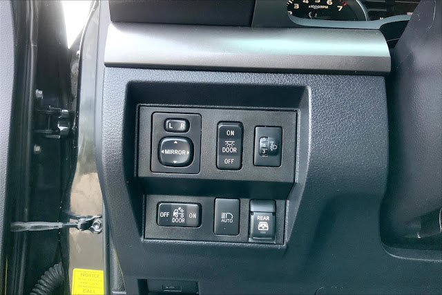 2019 Toyota Tundra SR5 CrewMax 5.5  Bed 5.7L FFV