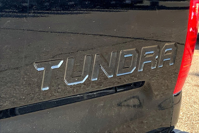 2017 Toyota Tundra SR5 CrewMax 5.5 Bed 5.7L FFV