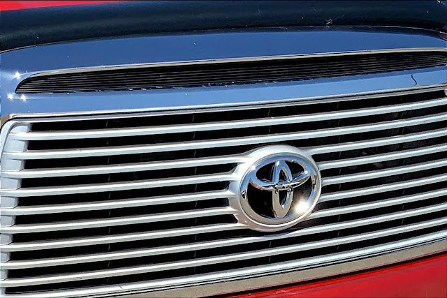 2012 Toyota Tundra LTD CrewMax 5.7L V8 6-Spd AT