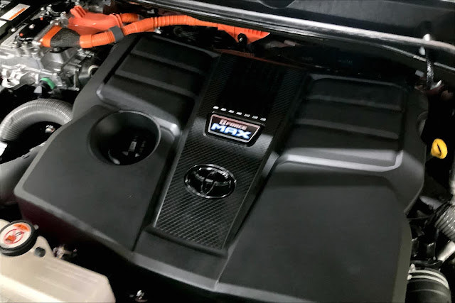 2023 Toyota Tundra Platinum Hybrid CrewMax 5.5 Bed