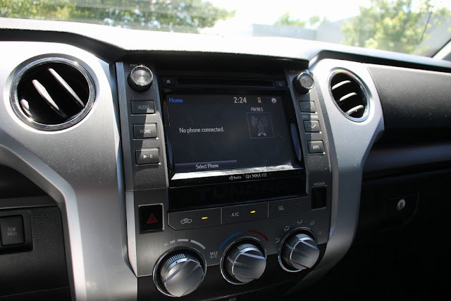 2014 Toyota Tundra SR5