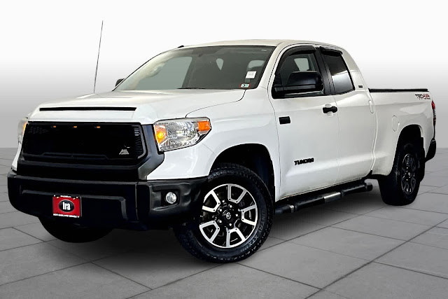 2017 Toyota Tundra SR5 Double Cab 6.5 Bed 5.7L