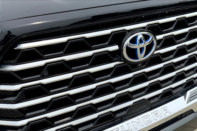 2023 Toyota Tundra Capstone Hybrid CrewMax 5.5 Bed