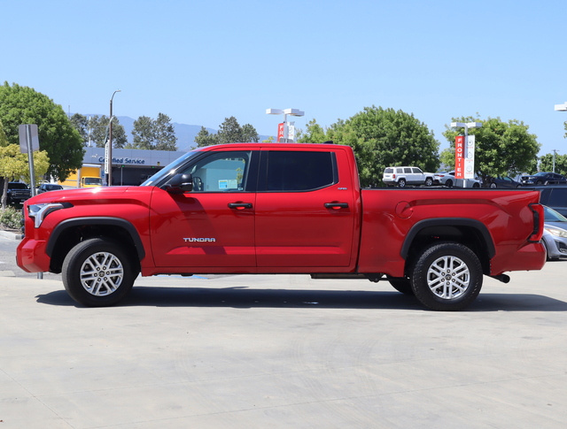 2022 Toyota Tundra 4WD SR5