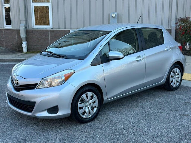 2013 Toyota Yaris LE