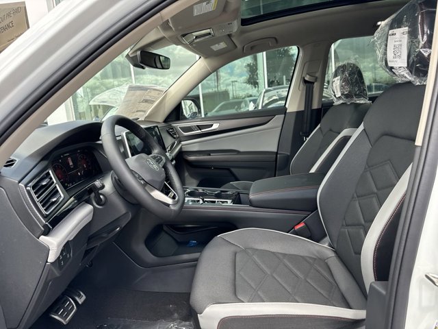 2024 Volkswagen Atlas 2.0T Peak Edition SEL