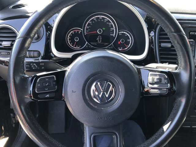 2015 Volkswagen Beetle Convertible 1.8T w/Tech