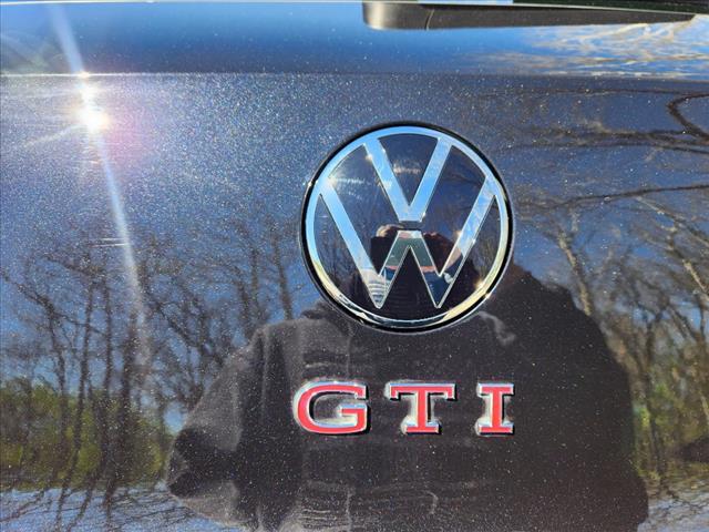 2023 Volkswagen Golf GTI SE