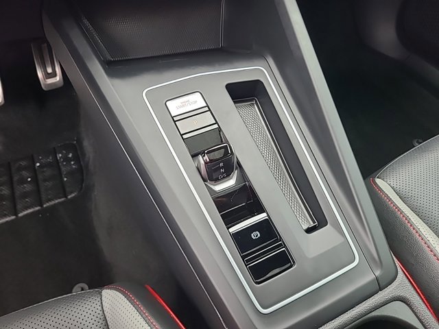 2022 Volkswagen Golf GTI SE