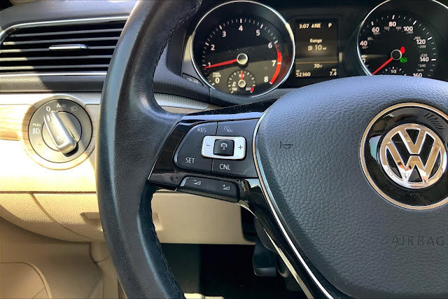2018 Volkswagen Passat 2.0T SE w/Technology