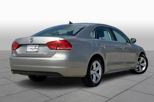 2013 Volkswagen Passat SE