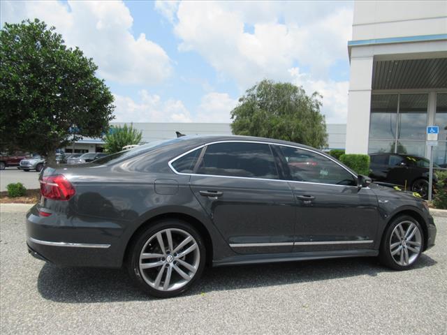 2017 Volkswagen Passat 1.8T R-Line