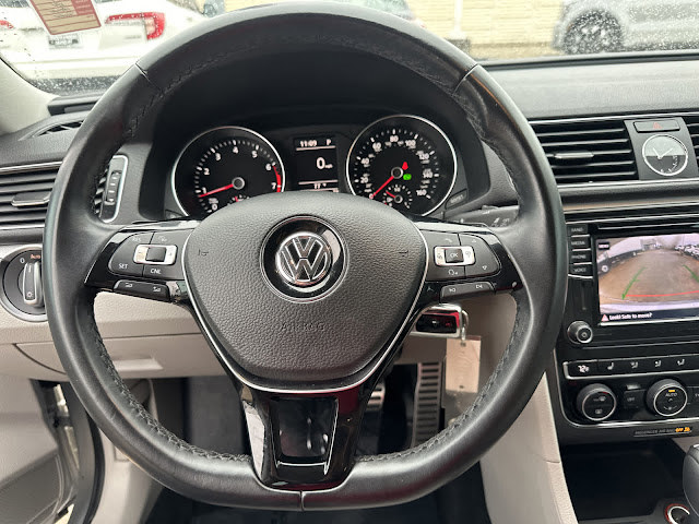 2017 Volkswagen Passat R-Line w/Comfort Pkg