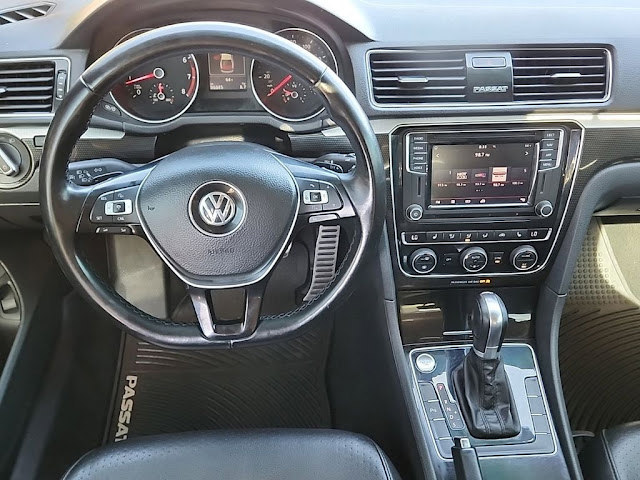 2019 Volkswagen Passat 2.0T SE R-Line