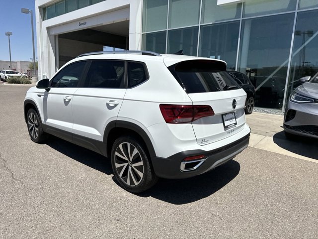 2024 Volkswagen Taos SE