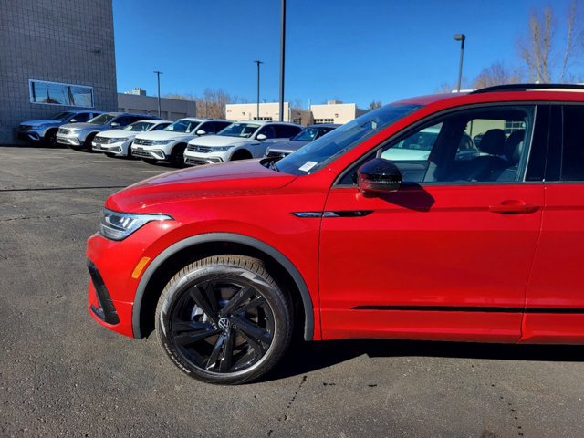 2024 Volkswagen Tiguan SE R-Line Black