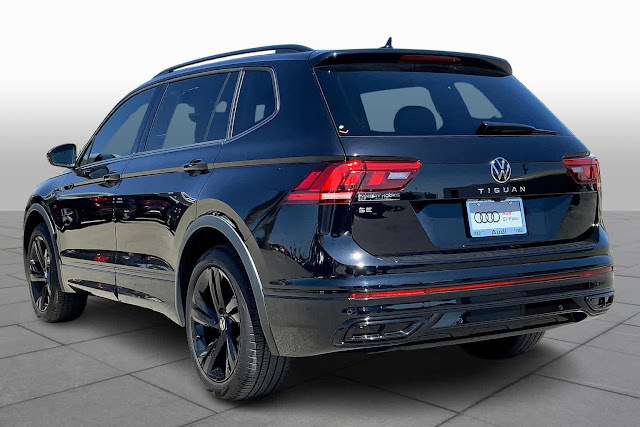 2023 Volkswagen Tiguan SE R-Line Black