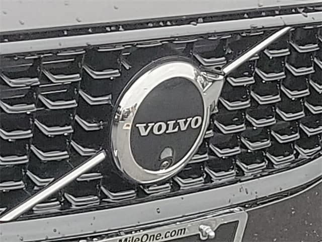 2024 Volvo S60 Recharge Plug-In Hybrid T8 Plus Dark
