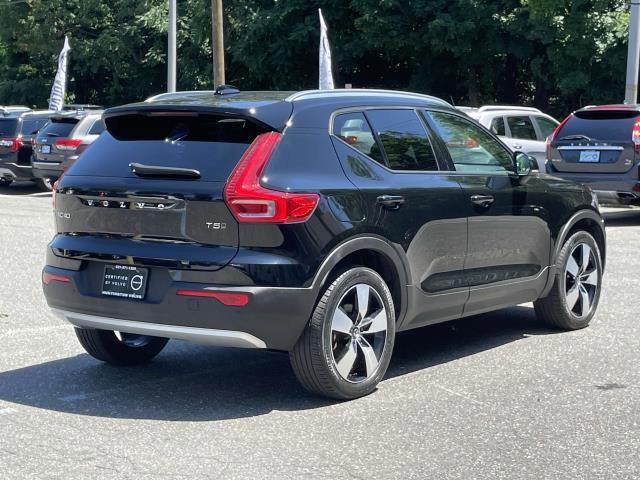 2021 Volvo XC40 Momentum