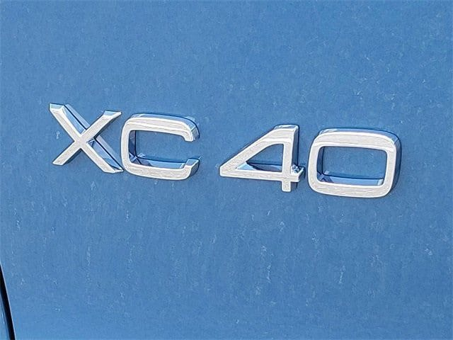 2024 Volvo XC40 B5 Core