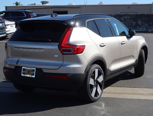 2024 Volvo XC40 Recharge Pure Electric Plus