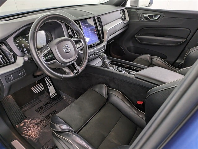 2019 Volvo XC60 T5 R-Design