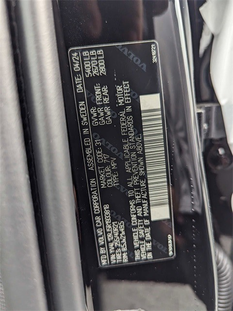 2024 Volvo XC60 B5 Ultimate Black Edition