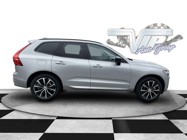 2024 Volvo XC60 Plus Dark Theme