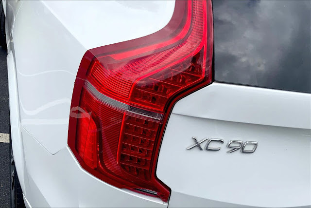 2021 Volvo XC90 Momentum