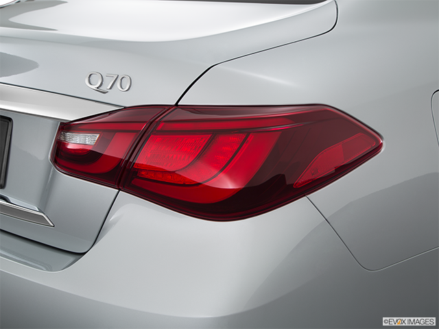 2016 INFINITI Q70 Hybrid