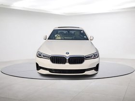 2023 BMW 530e Plug In Hybrid w/ Nav &amp; Sunroof