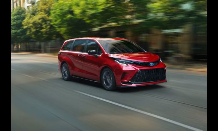 First 47629 New 2025 Toyota Sienna Xle for sale in Houston at $47629 #5TDYRKEC9SS241532