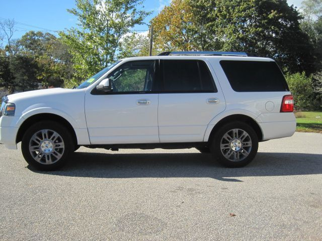 2011 Ford EXPEDITION Base